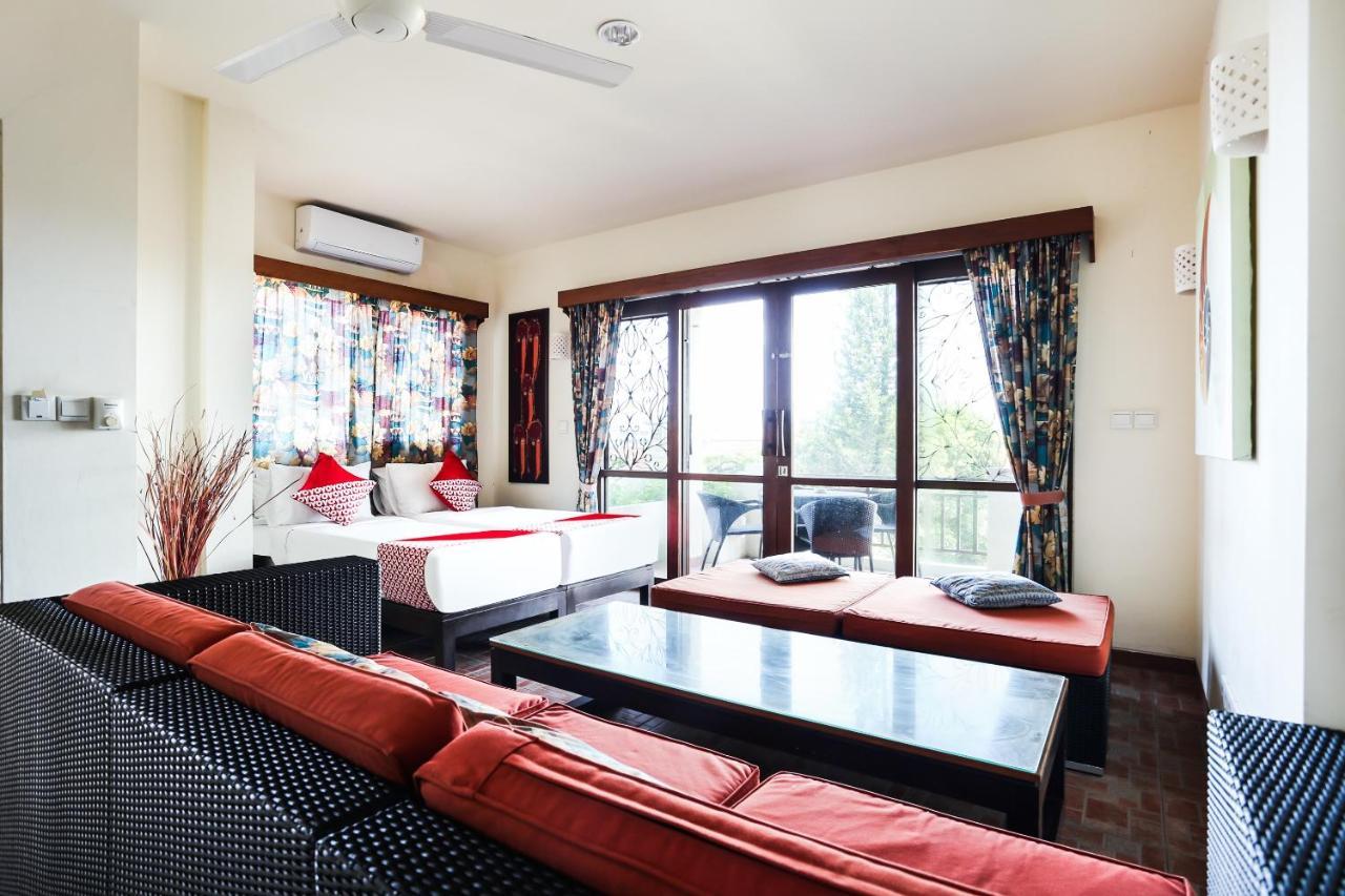 Oyo 90893 Mimpi Bungalows Kuta Lombok Eksteriør billede